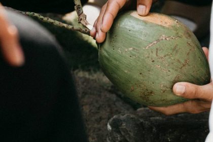 L'histoire fascinante du monoï, trésor ancestral de Polynésie